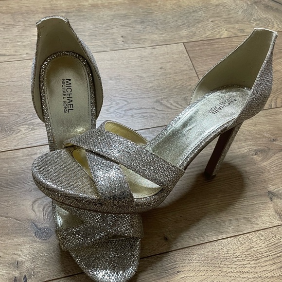 MICHAEL KORS ALEXIA GLITTER
SANDAL Heels size 7.5 - Picture 10 of 16